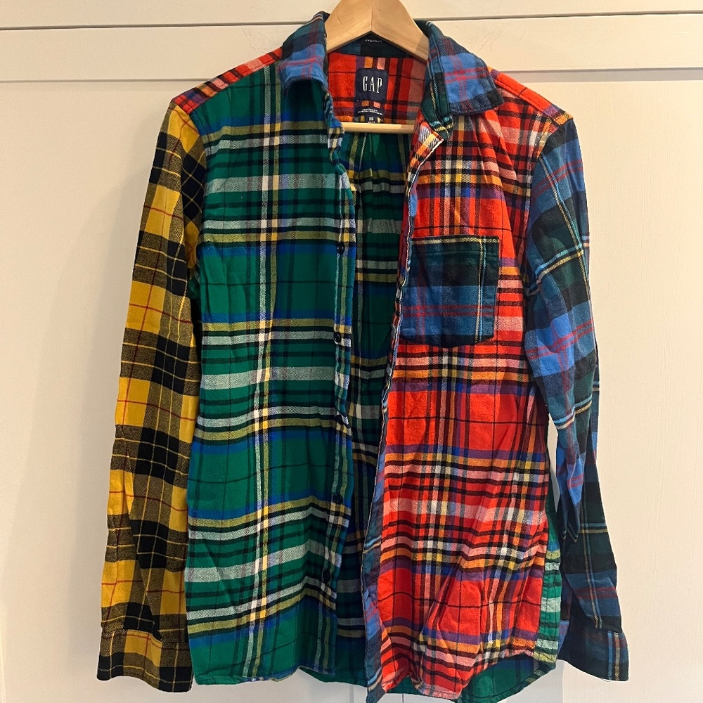 GAP Mutli-Colored Plaid Button Down